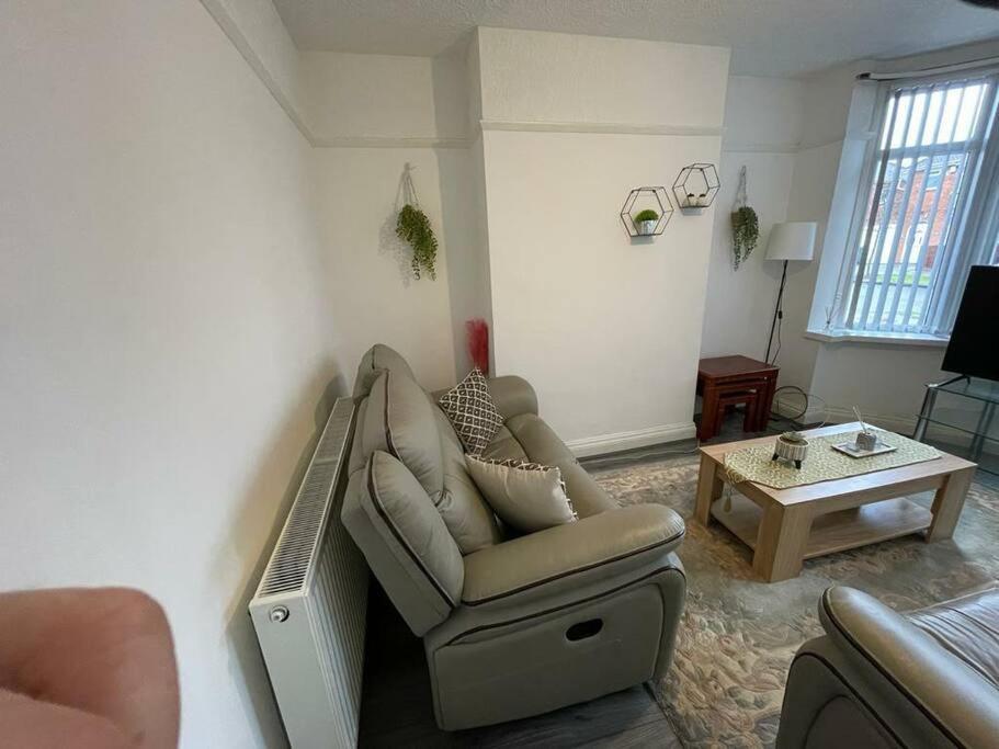Large Beautiful 3 Bed House In City Of Бирмингем Экстерьер фото